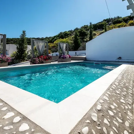 Paros Nereids